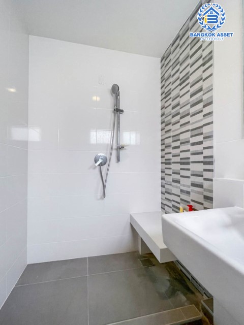 *****บ้านแฝดมือสองนนทบุรี แบรนด์ LH ม.อินนิซิโอ3 ปิ่นเกล้า-วงแหวน เนื้อที่ 38 ตร.ว. ฟังก์ชัน 3 ห้องนอน 3 ห้องน้ำ บ้านสวยพร้อมอยู่ พร้อมสาธารณูปโภคครบครัน บนทำเลเดินทางสะดวก เชื่อมต่อถนนกาญจนาภิเษก - ศาลายา ใกล้ทางด่วนศรีรัช ม.มหิดล และห้างฯ ชั้นนำมากมาย